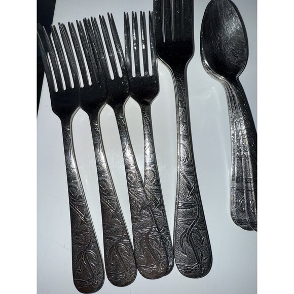 16 Piece Old Harbor Liberty Tabletop Silverware Set Fishing Boating Ships Lake - Picture 4 of 13